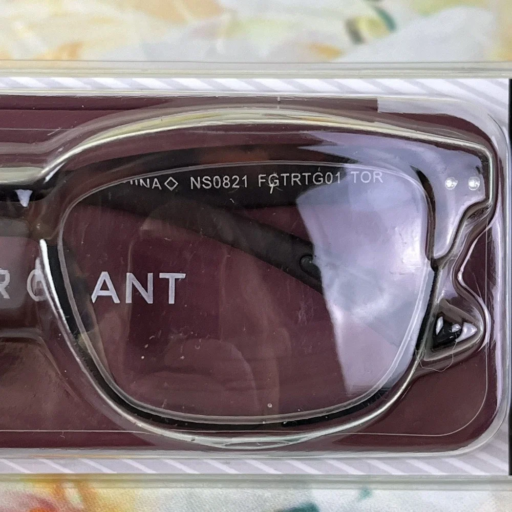 Foster Grant Reading Glasses TO GO Ultra Slim Protective Case FGTRTG01 +1.50 NEW
